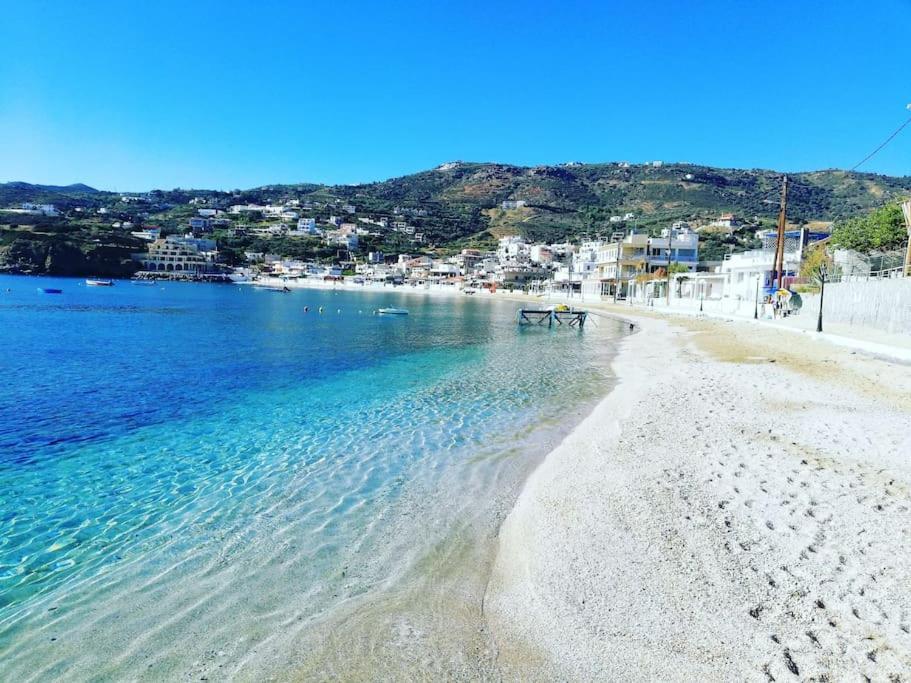 Lenico Beachfront Suites Αγία Πελαγία  Εξωτερικό φωτογραφία