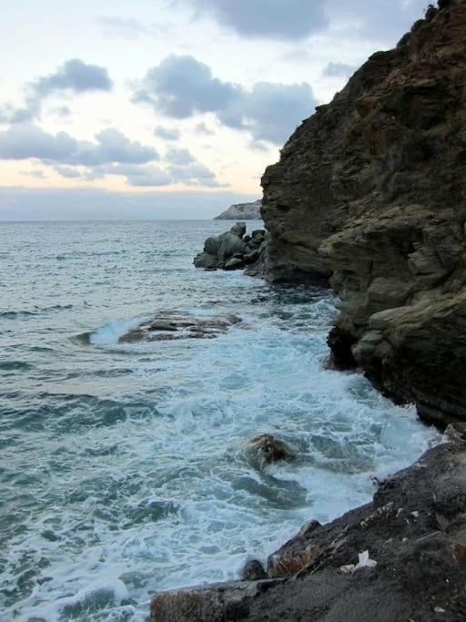 Lenico Beachfront Suites Αγία Πελαγία  Εξωτερικό φωτογραφία