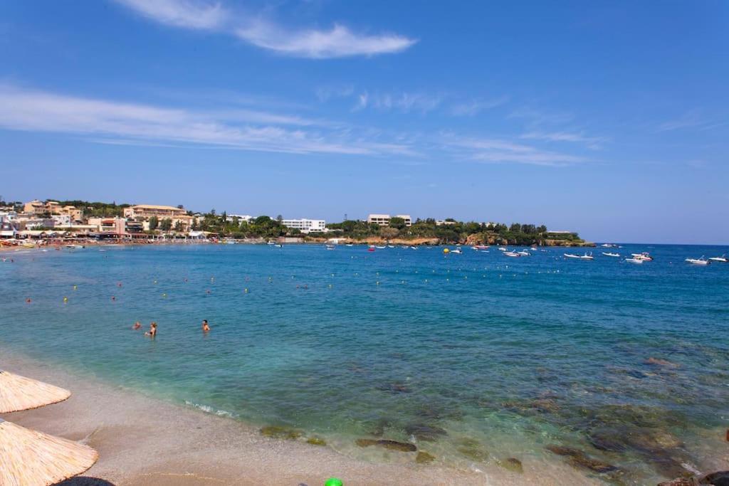 Lenico Beachfront Suites Αγία Πελαγία  Εξωτερικό φωτογραφία