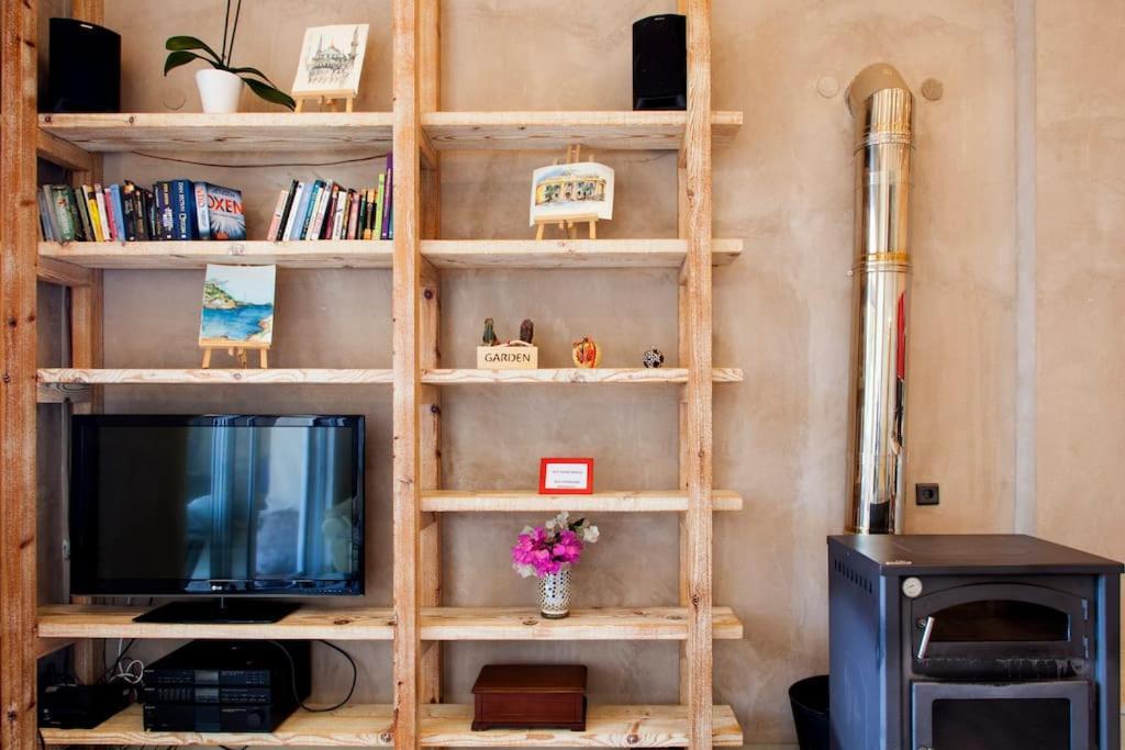 Lenico Beachfront Suites Αγία Πελαγία  Εξωτερικό φωτογραφία