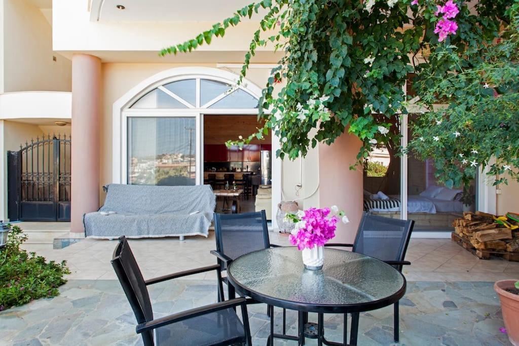 Lenico Beachfront Suites Αγία Πελαγία  Εξωτερικό φωτογραφία
